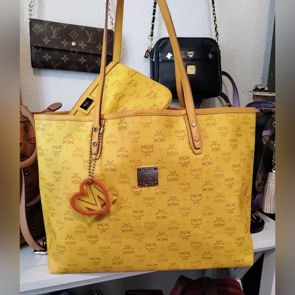 MCM Yellow Tote Bag with Iconic Monogram Pattern - Picture 2 of 13